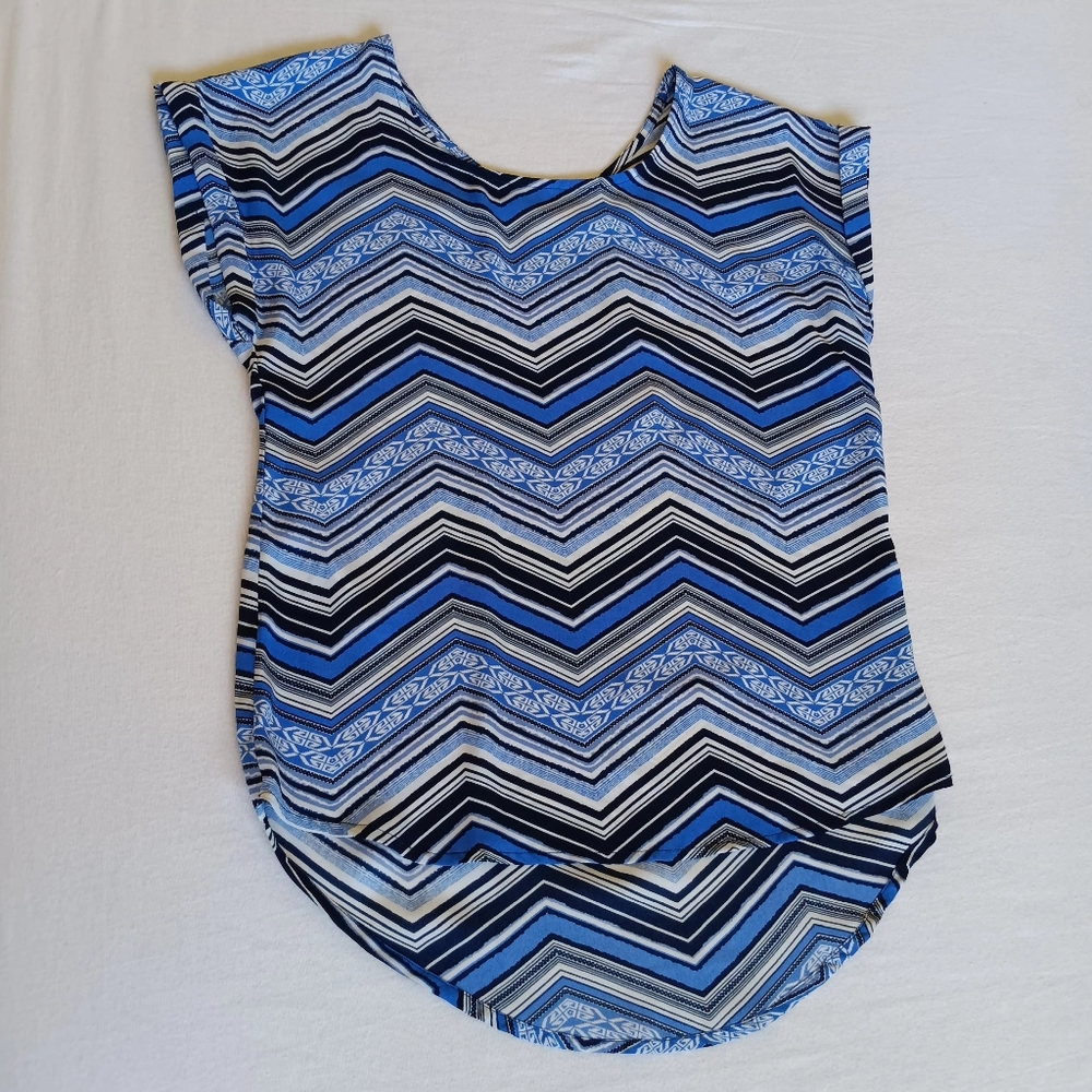 Pink Republic Sz Sm Blue And Black Chevron Striped Lightweight Top